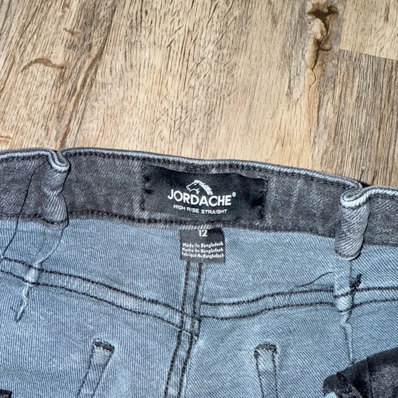 Vintage Jordache • High Rise Straight Jeans - Picture 3 of 13